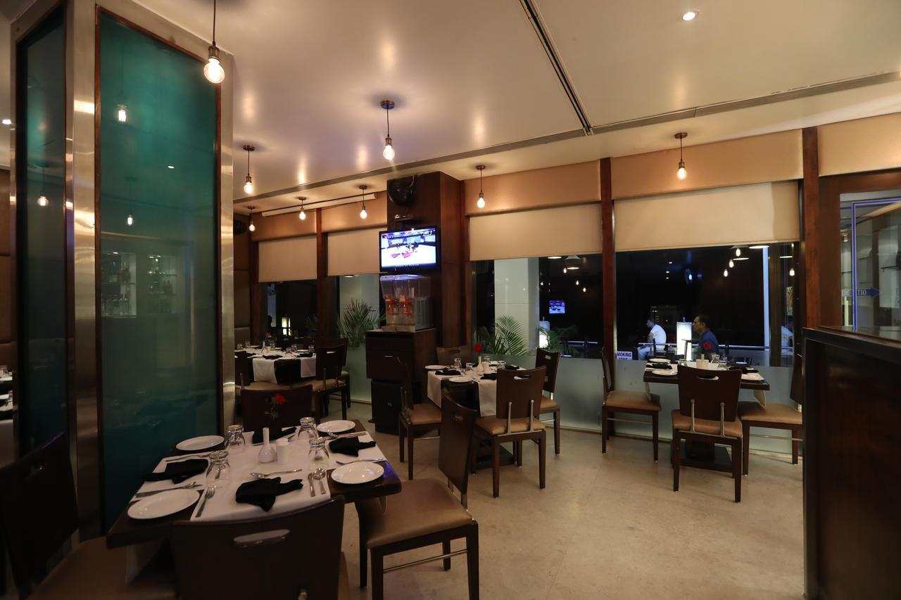 Citizen Hotel Mumbai Exteriör bild