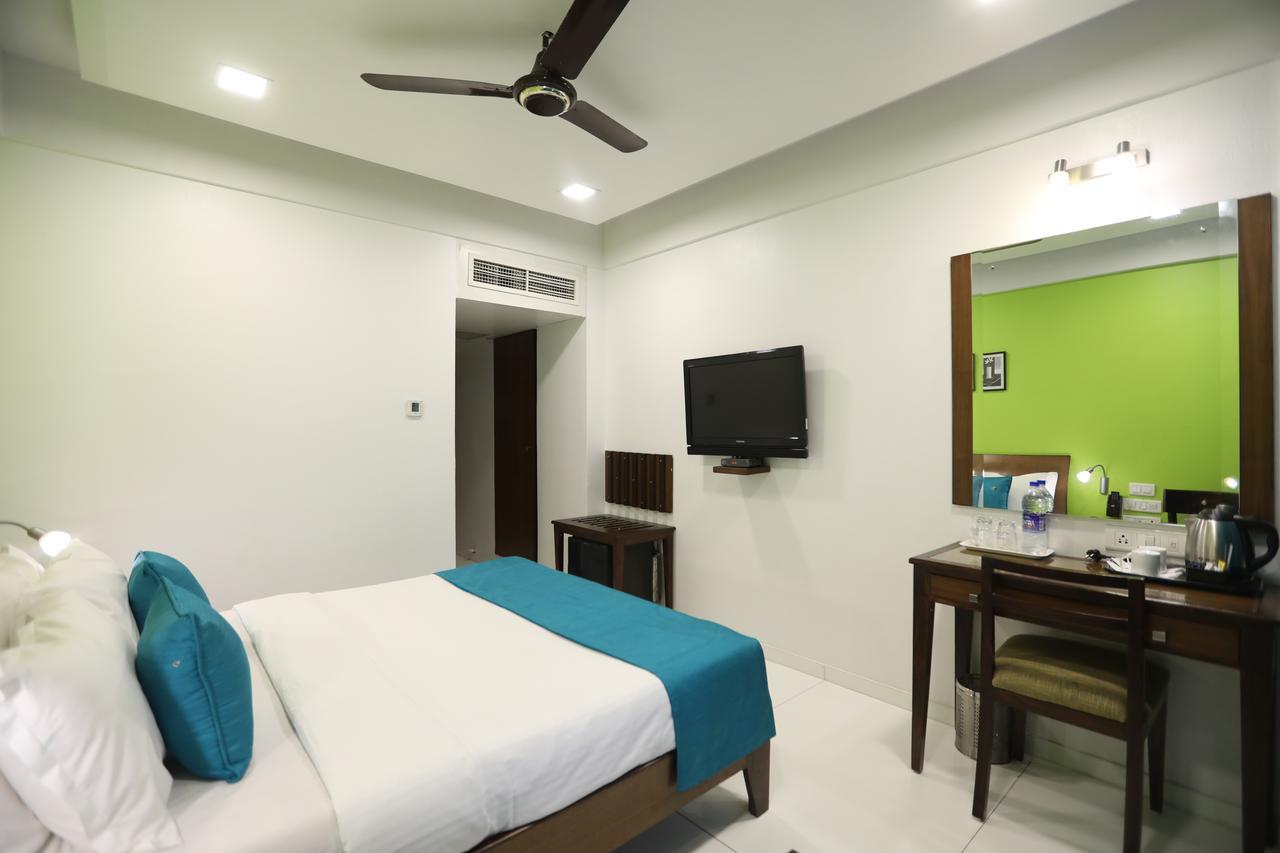Citizen Hotel Mumbai Exteriör bild